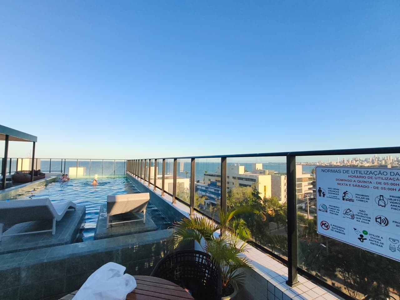 Flat mobiliado com vista mar no Jardim Oceania 2